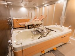 清潔な浴室設備