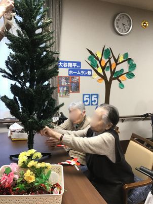 工作活動中の食堂  
