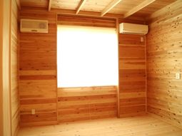 温もりある木目の居室