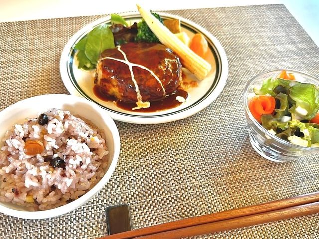 健康サポートの食事提供 食堂 栄養バランスを考え抜かれた食事を提供し、生活の質の向上に貢献できる職場です。