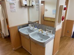 明るい洗面台