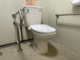安心な設備のトイレ