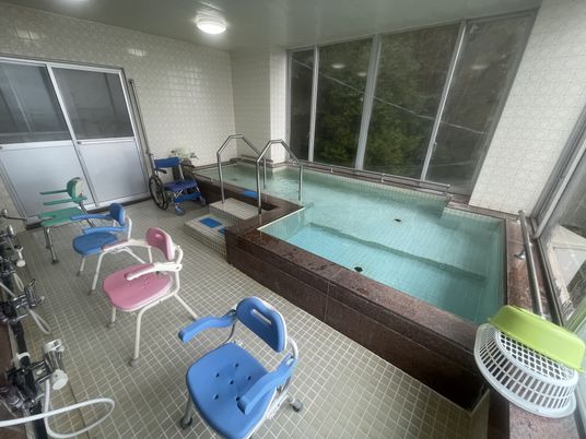 明るい大浴場