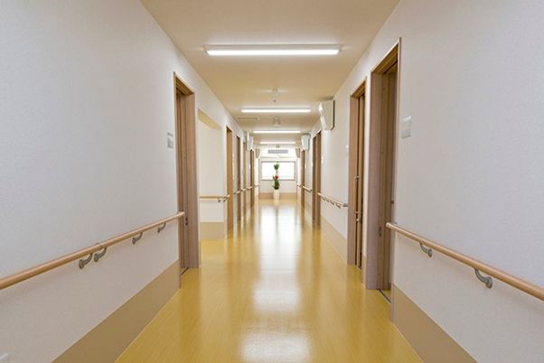 手すり付きの廊下