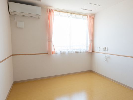 明るく清潔な部屋