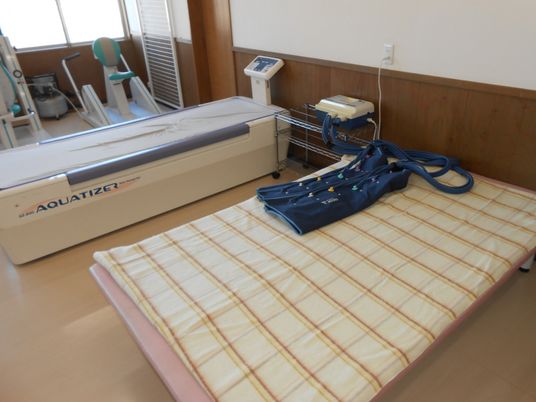 トレーニング用ベッド機能訓練室