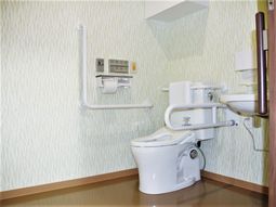 手すり付き洗面トイレ