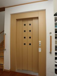エレベーター正面図