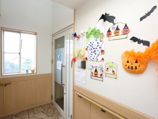 廊下のハロウィン飾り