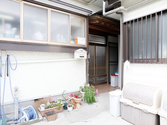 和風のエントランス風景