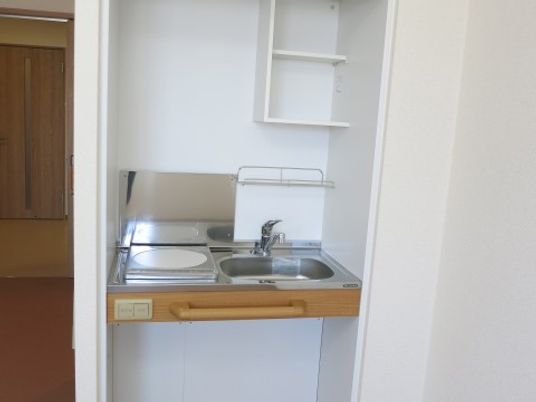 清潔な居室のミニキッチン