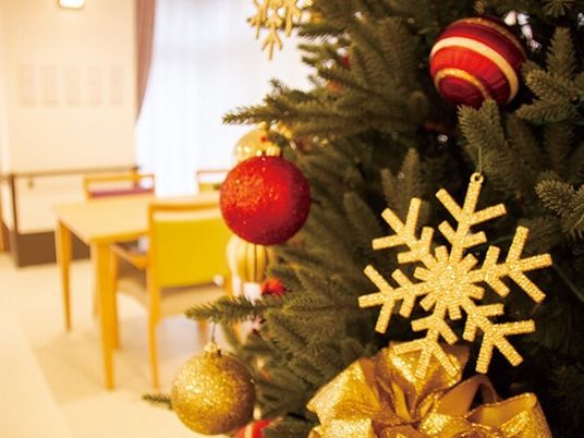 クリスマスツリーとダイニング