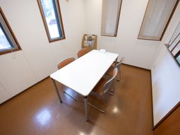 明るい会議室  