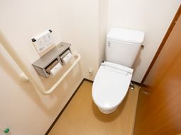 手すり付きトイレ  