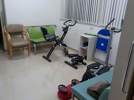 運動機器と椅子の部屋
