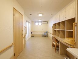 廊下の明るい雰囲気