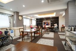 ゆったりした食堂の様子