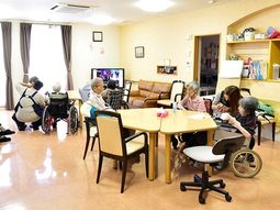 共有ラウンジの日常