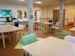 共用スペースの活気ある様子