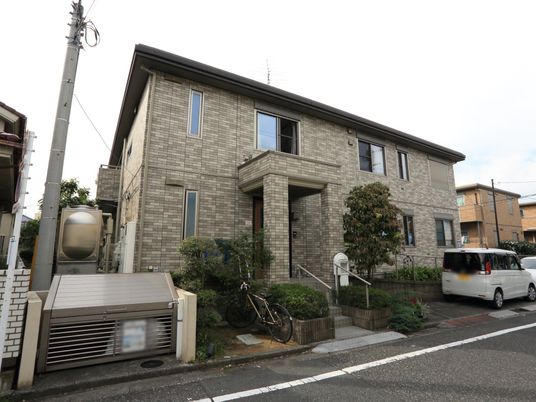落ち着いた雰囲気の外観