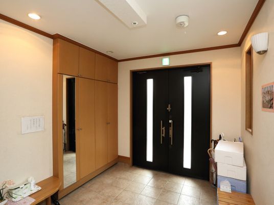 温かみのあるエントランス