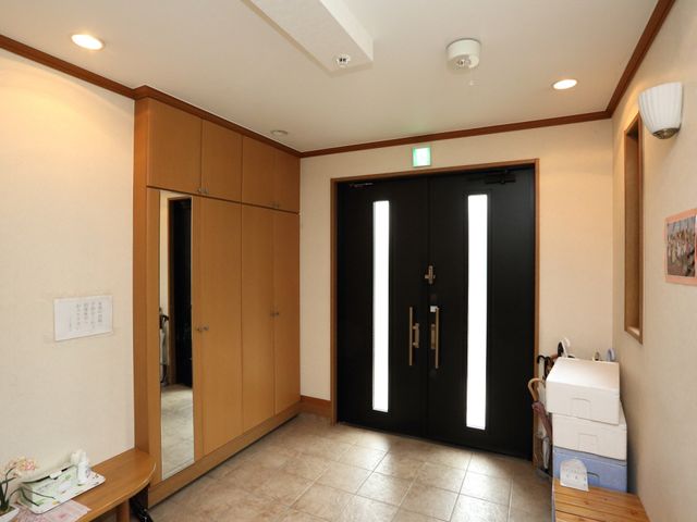 温かみのあるエントランス