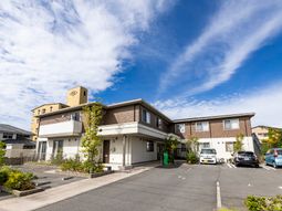 晴れた日の外観風景