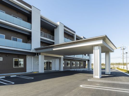 建物正面の外観  