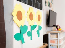 ひまわりの飾り付け