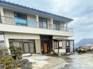 二階建ての外観  