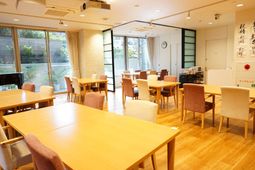 ゆったりした食堂の様子