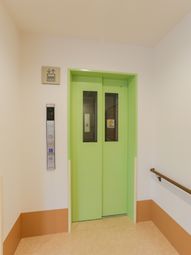 清潔感のある廊下の一角