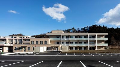 広々とした建物の外観