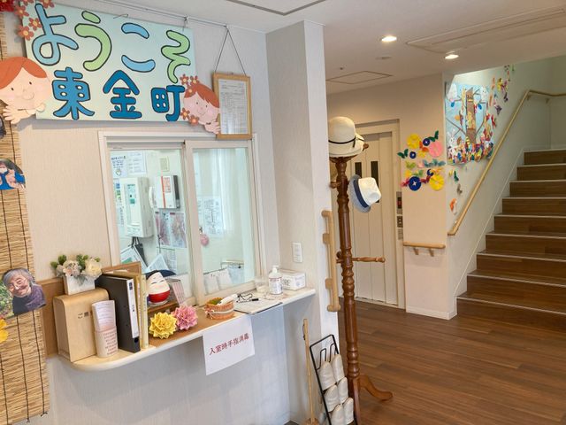 エントランスと掲示物