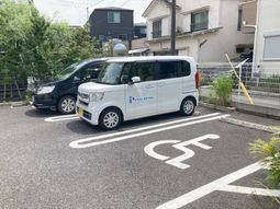 便利な送迎車両の駐車場