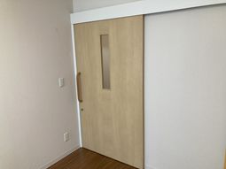 居心地の良い居室の扉