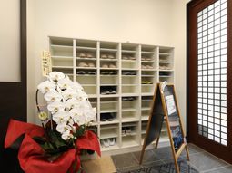 清潔なエントランスの靴棚