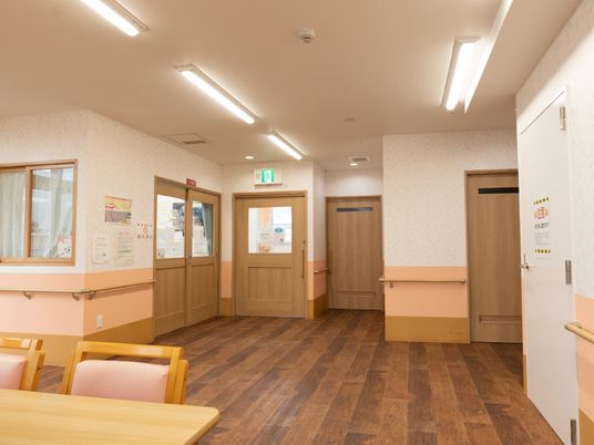 暖かみのある廊下