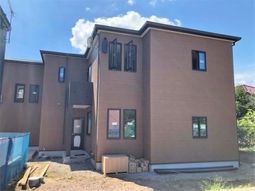 新築そうな建物外観