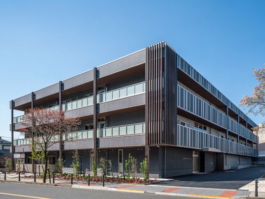 モダンな建物の外観