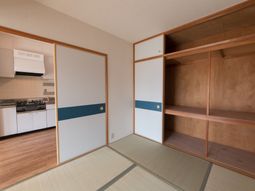 和室とクローゼットの部屋