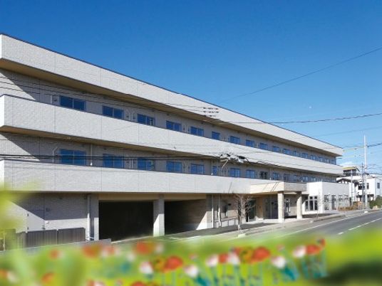 3階建ての外観  
