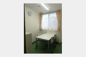 自然光差し込む部屋
