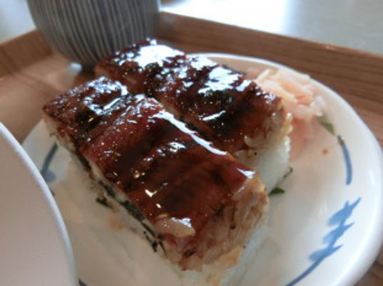 おいしそうな料理の和室