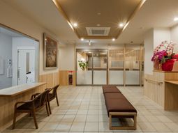 明るいエントランスホール