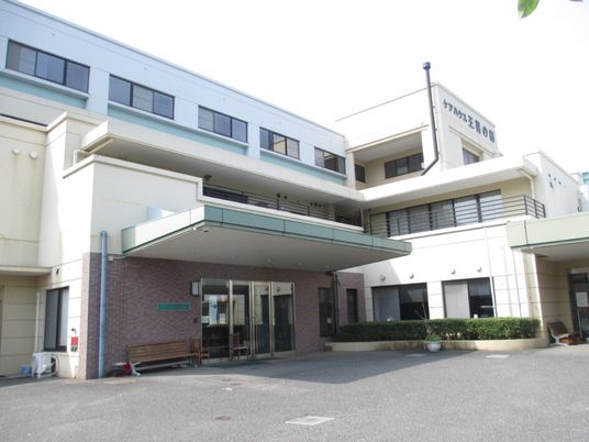 外観の建物正面  