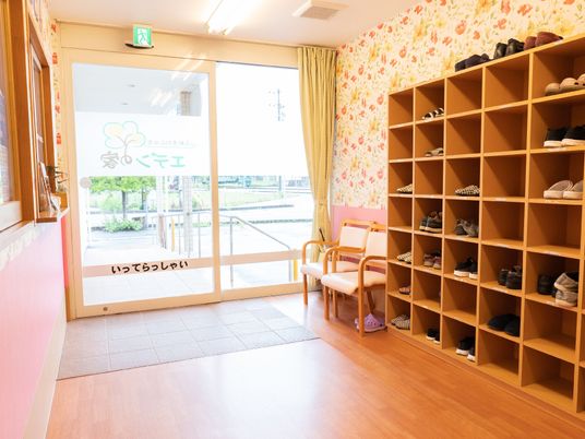 玄関エリアと靴棚