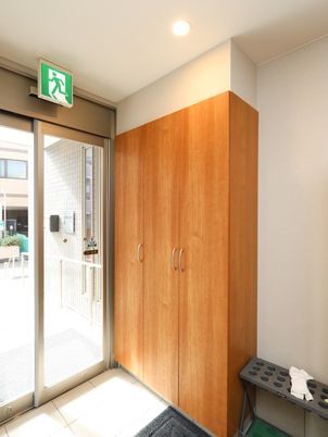 エントランスの出入口