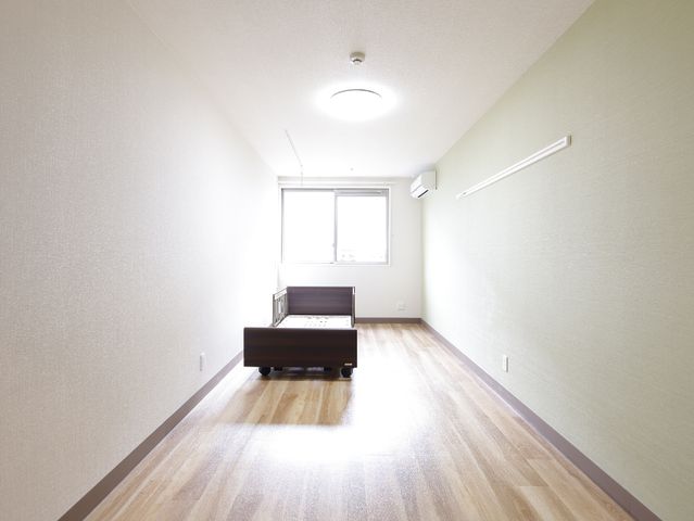 シンプルな明るい居室