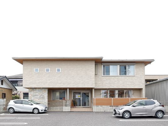 清潔な外観の建物